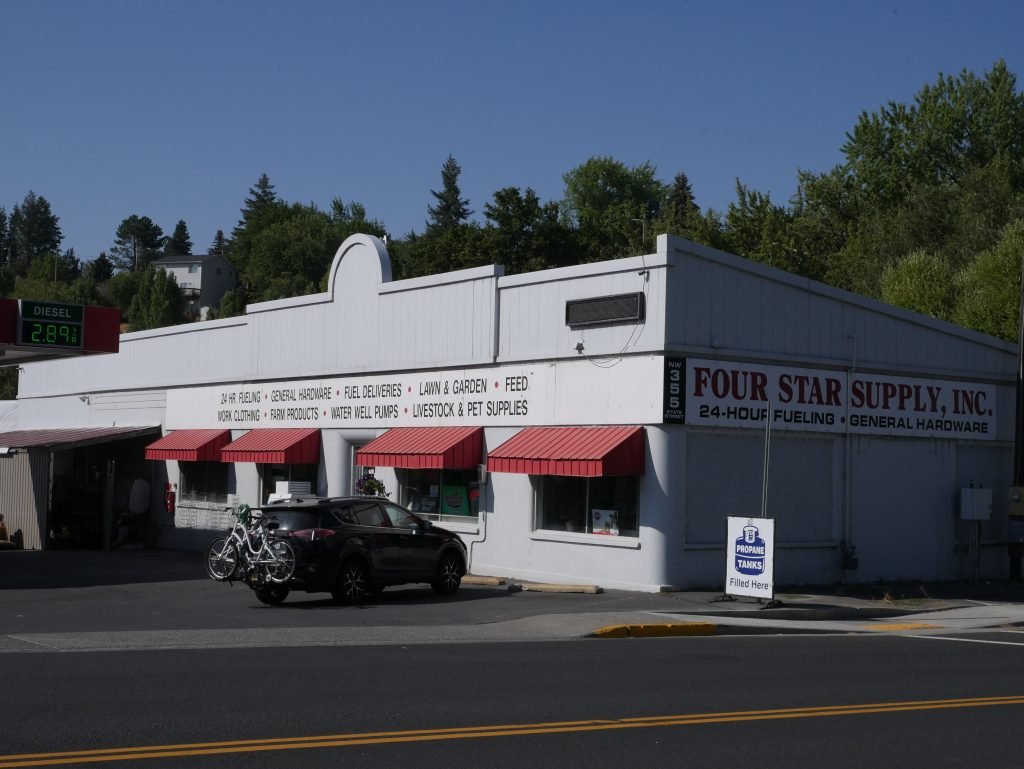 An Image of Four Star Supply in Pullman, Washington