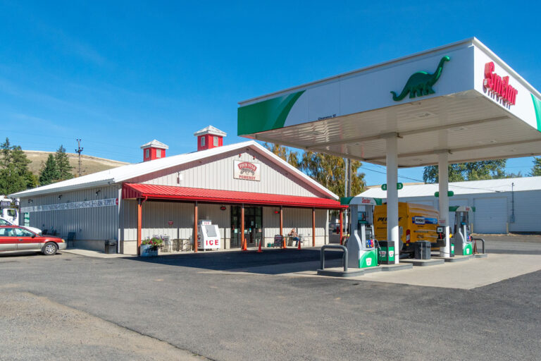 Four Star Supply Sinclair Gas Station