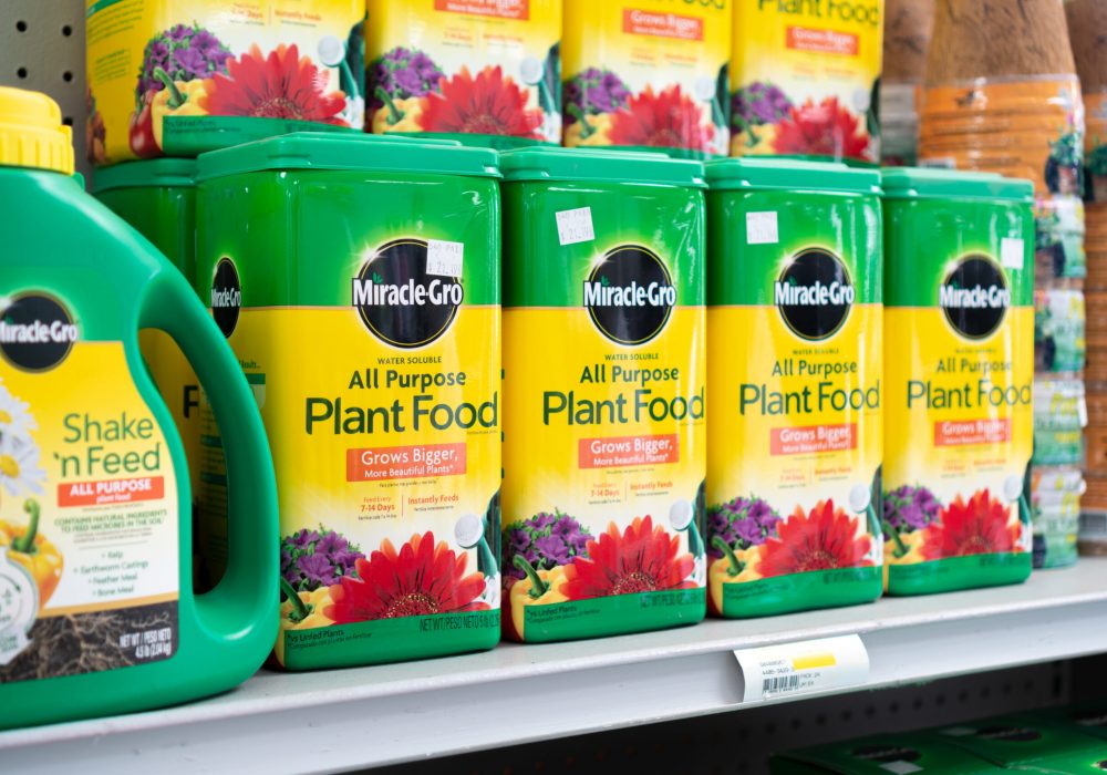 Plant Food by Miracle Gro